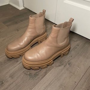 Sam Edelman Daelyn Chelsea Leather Lug Sole Ankle Boots, Beige, 7.5